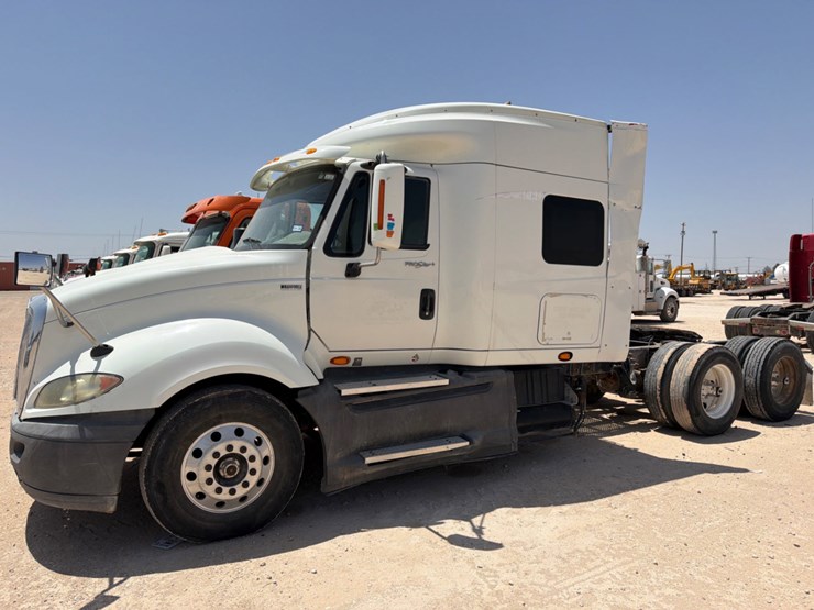 2012-international-prostar-image-1