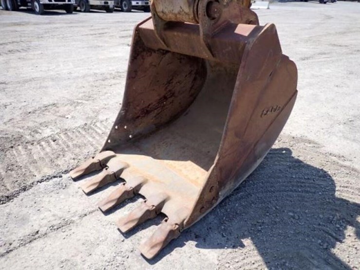 2004-deere-270c-lc-image-32