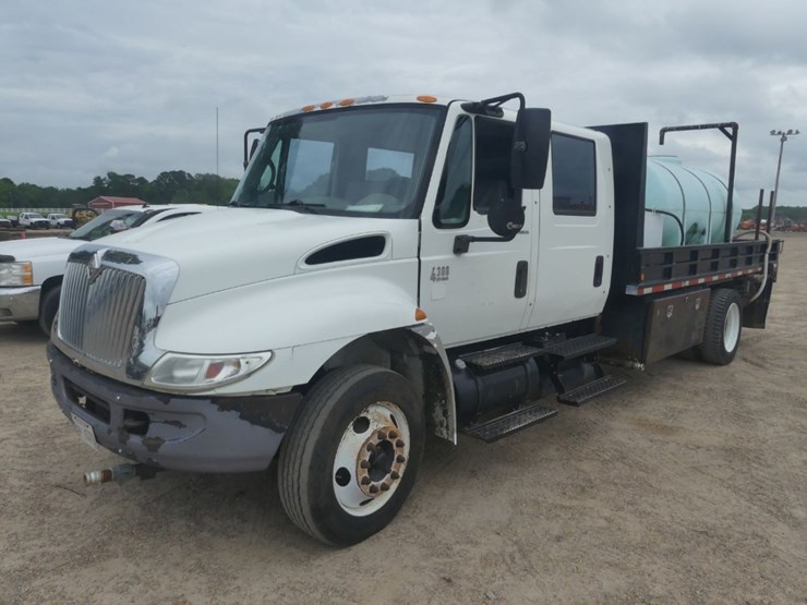2006-international-durastar-4300-image-1