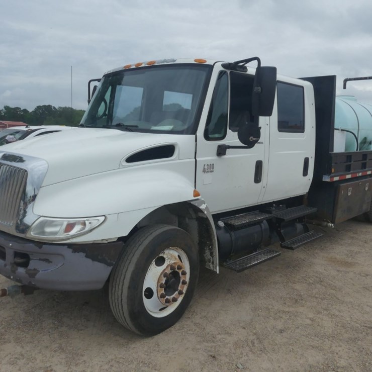2006 INTERNATIONAL DURASTAR 4300