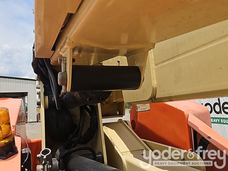 2011-jlg-e400ajpn-image-26