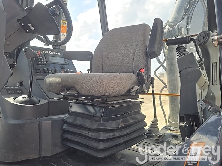 2020-deere-310sl-image-45