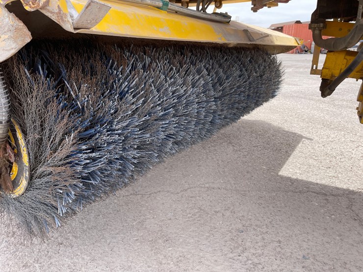2017-superior-broom-dt80k-image-22
