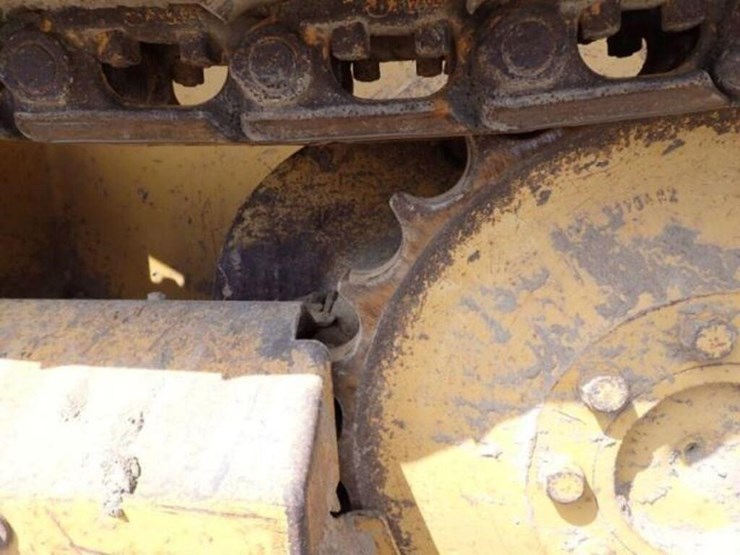 2005-deere-450j-lt-image-38