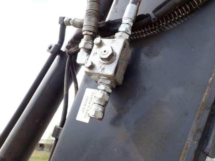2022-deere-75g-image-29