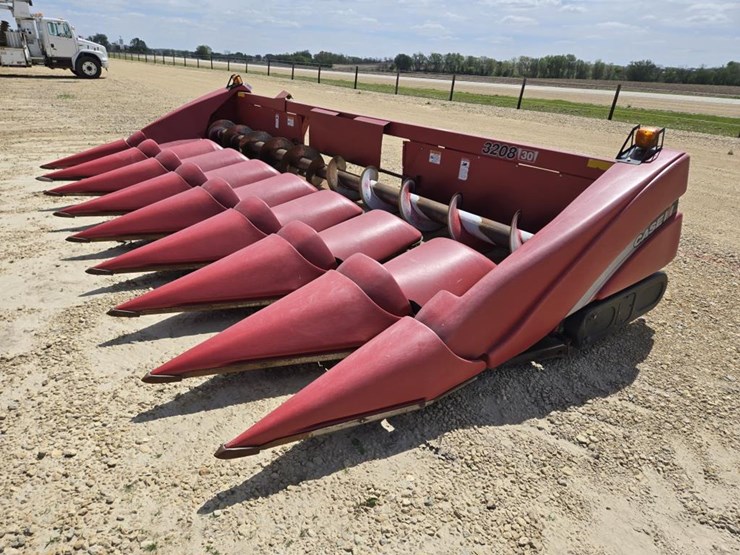 case-ih-3208-image-1