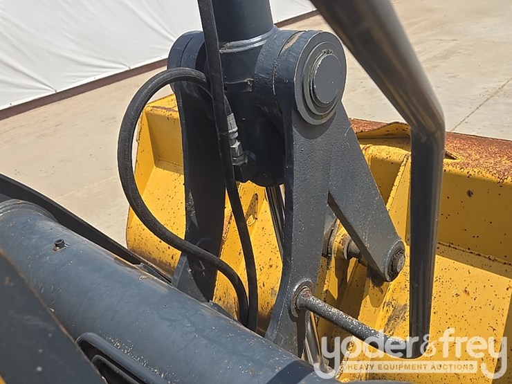 2020-deere-310sl-image-21