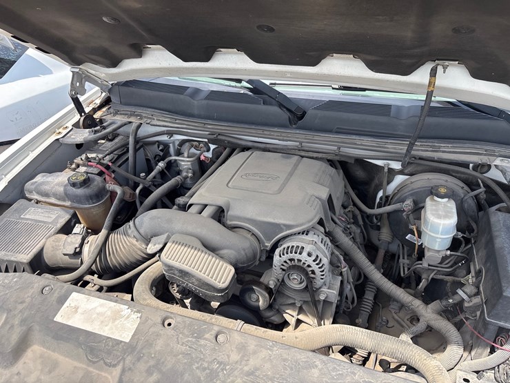 #17-•-2013-chevrolet-1/2-ton-pick-up-truck-image-12