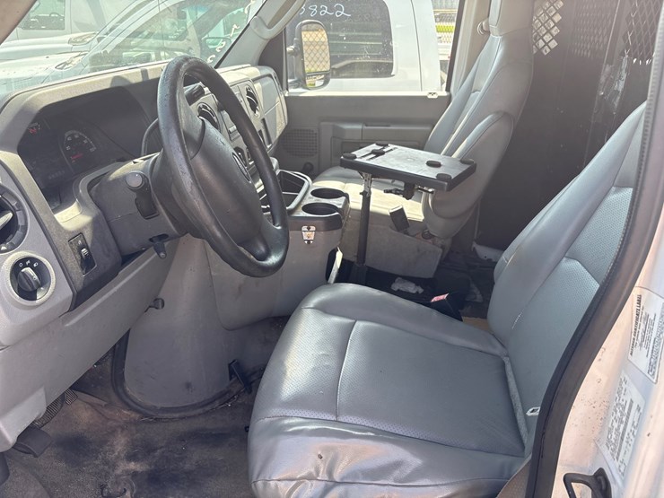 2014-ford-e150-image-5