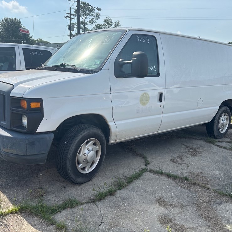 2014 FORD E150