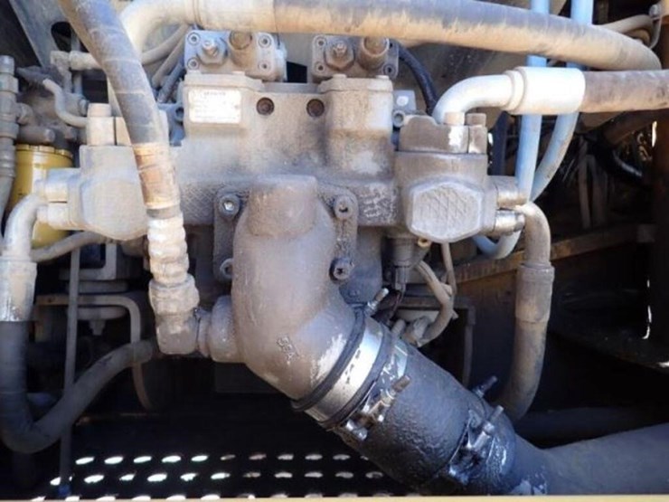2017-deere-250g-lc-image-63