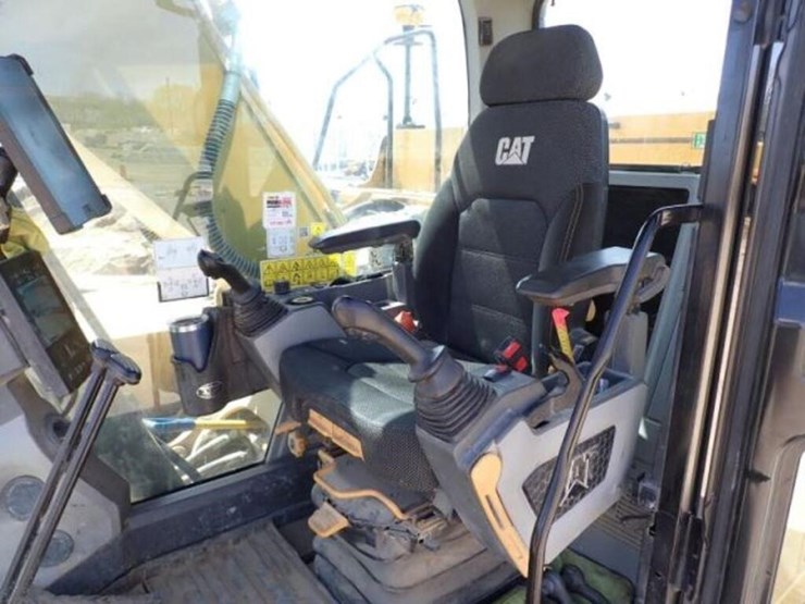 2021-caterpillar-323-image-15