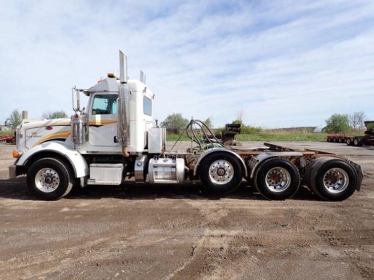 2013-peterbilt-367-image-8