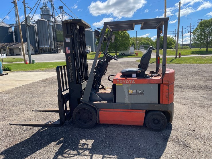 #4537-•-toyota-electric-forklift-image-8