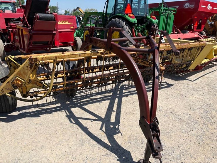 new-holland-258-image-3