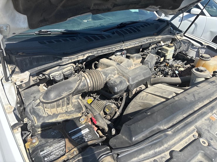 #12-•-2017-ford-3/4-ton-truck-image-13