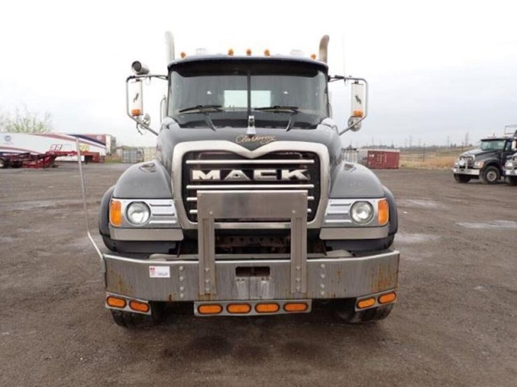 2004-mack-cv713-granite-t/a-rolloff-truck-1m2ag10c-image-2