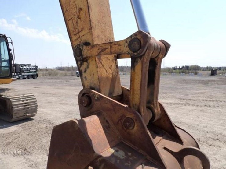 2004-deere-270c-lc-image-33
