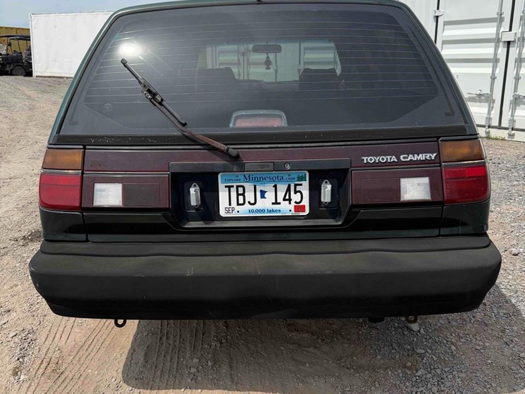 1990-toyota-camry-image-4