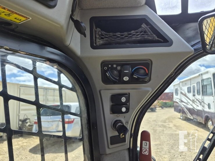 2014-caterpillar-259d-image-16