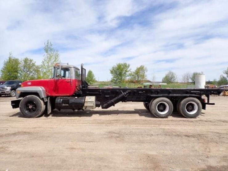 1993-mack-rd690s-image-8