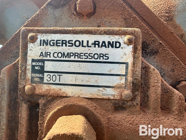 ingersoll-rand-2540e10-air-compressor-image-13