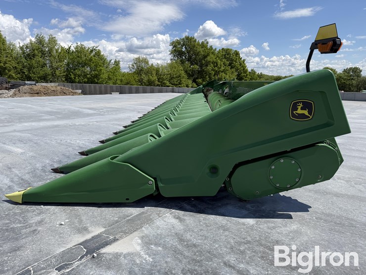 2022-john-deere-c16r-image-8