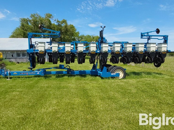 2014-kinze-3600-image-7