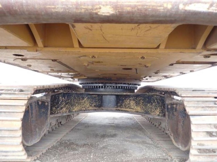 2015-caterpillar-349fl-image-42