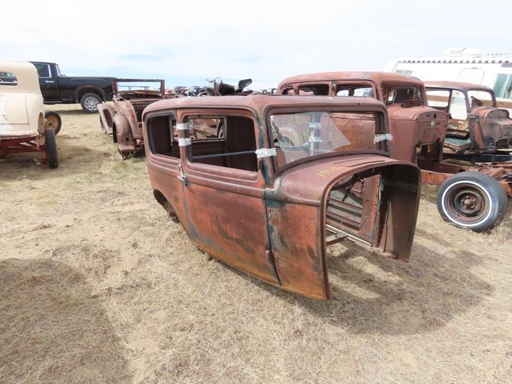 1932-ford-2dr-sedan-for-rod,-project,-or-parts-image-1