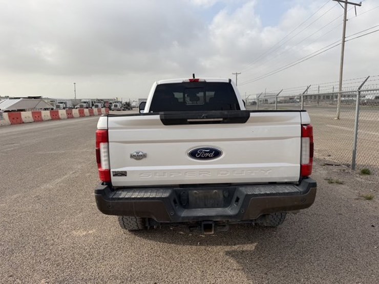 2017-ford-f350-image-7
