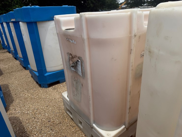 #1658-•-330-gallon-plastic-storage-oil-tank-image-2