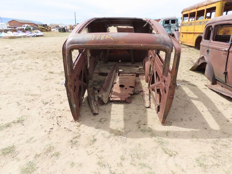 ford-2dr-sedan-body-for-project-image-2