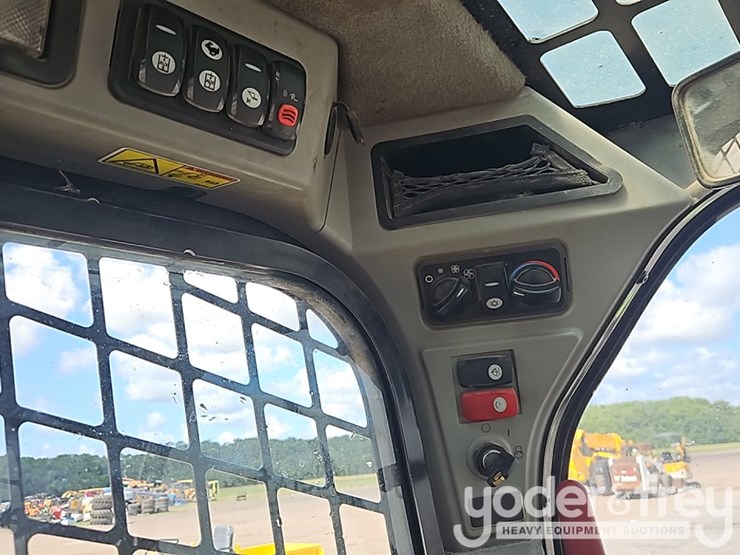 2018-caterpillar-299d2-image-28