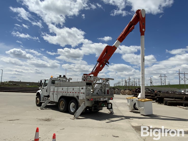 2016-freightliner-m2-106-image-15
