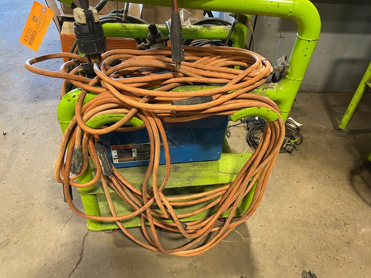 #4535-•-miller-xmt-304-cc/cv-welder-with-12rc-wire-feeder-and-accessories-image-8