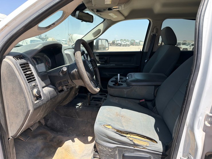 2016-dodge-ram-3500-image-8