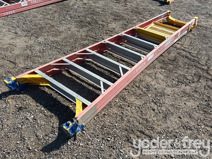 8'-podium-ladder-image-1