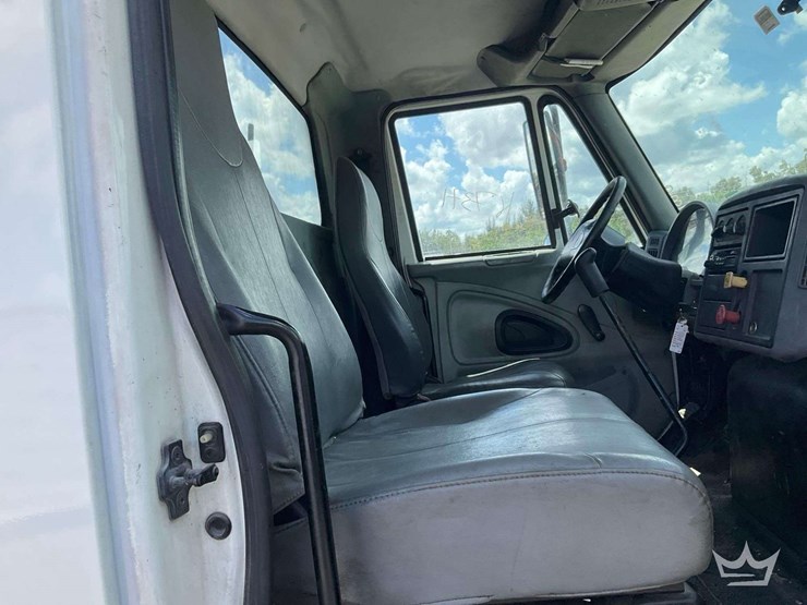 2006-international-durastar-4300-image-30