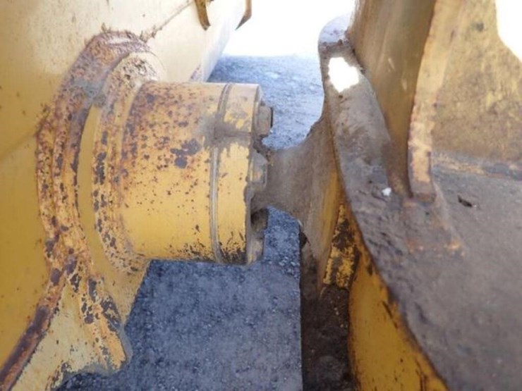 2005-deere-450j-lt-image-24