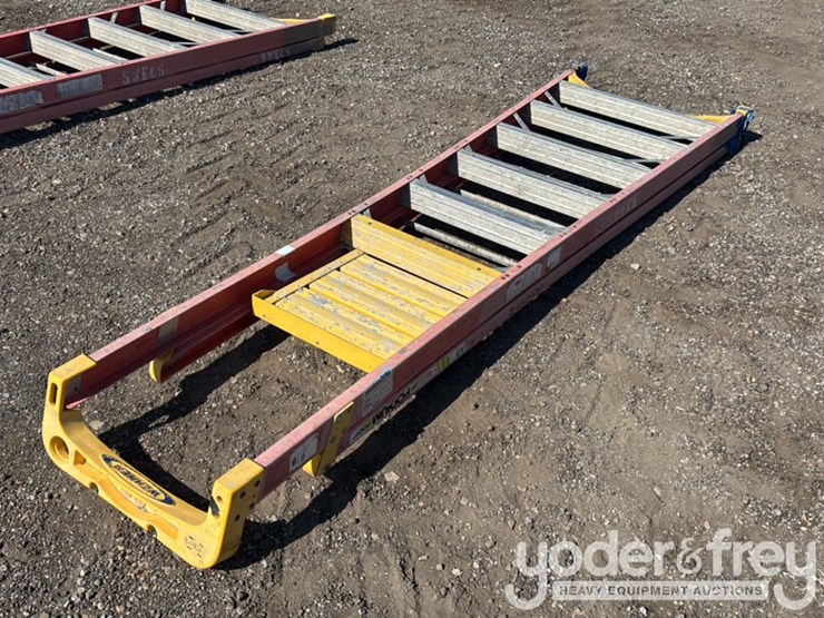 8'-podium-ladder-image-3
