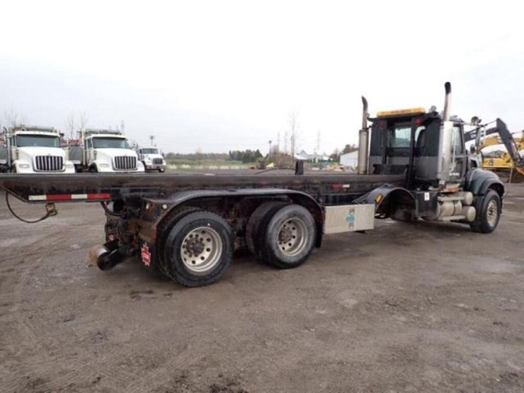 2004-mack-cv713-granite-t/a-rolloff-truck-1m2ag10c-image-5