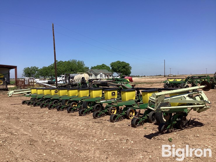 john-deere-7300-image-7