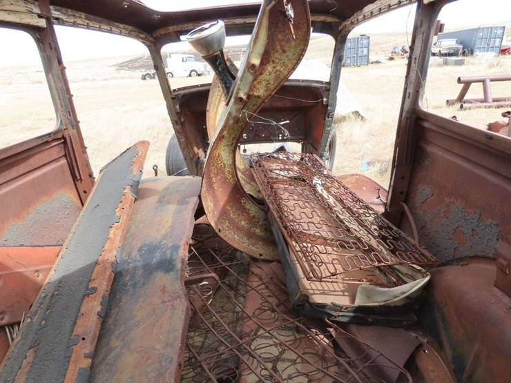 1932/3-ford-2dr-sedan-for-rod,-project,-for-parts-image-7