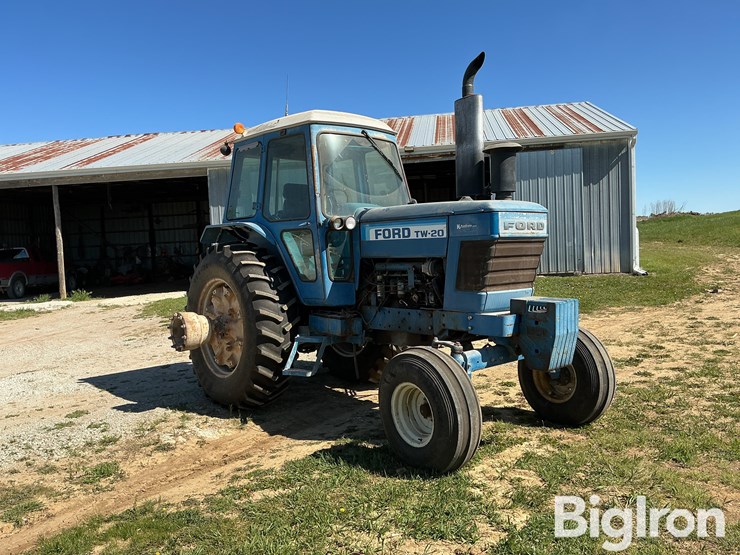 ford-tractor-image-3