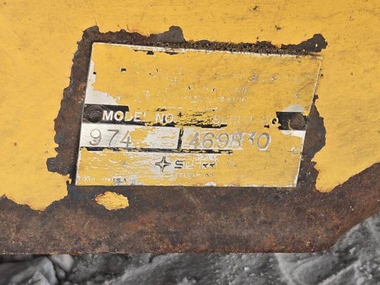 new-holland-974-image-2
