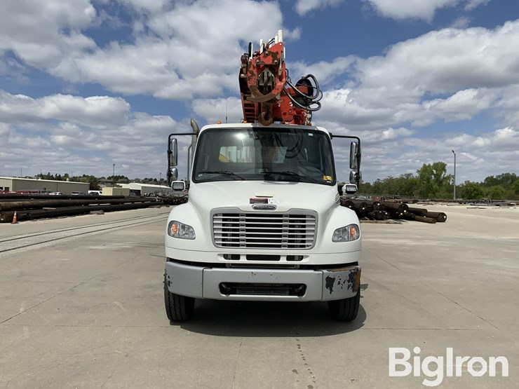2014-freightliner-m2-106-image-10