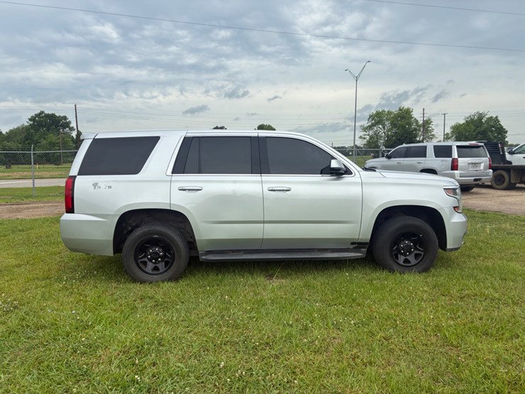 2019-chevrolet-tahoe-image-4