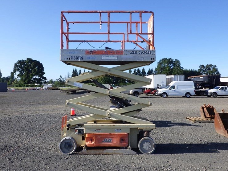 2006-jlg-2030es-image-8
