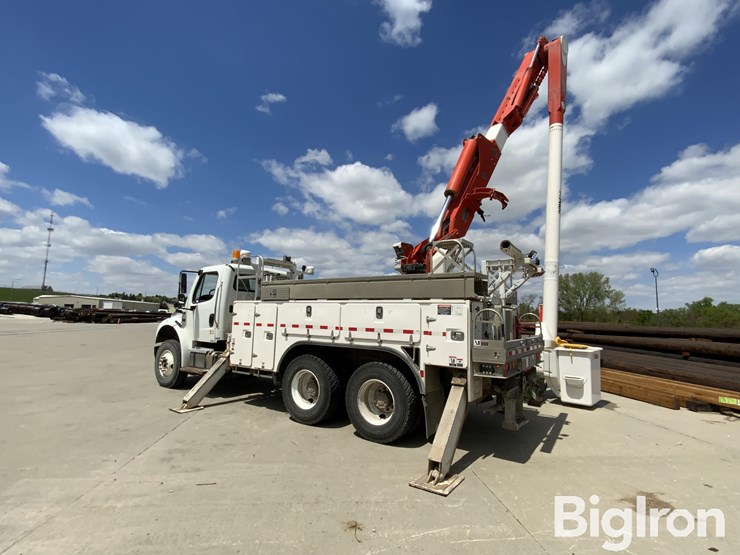 2015-freightliner-m2-106-image-11